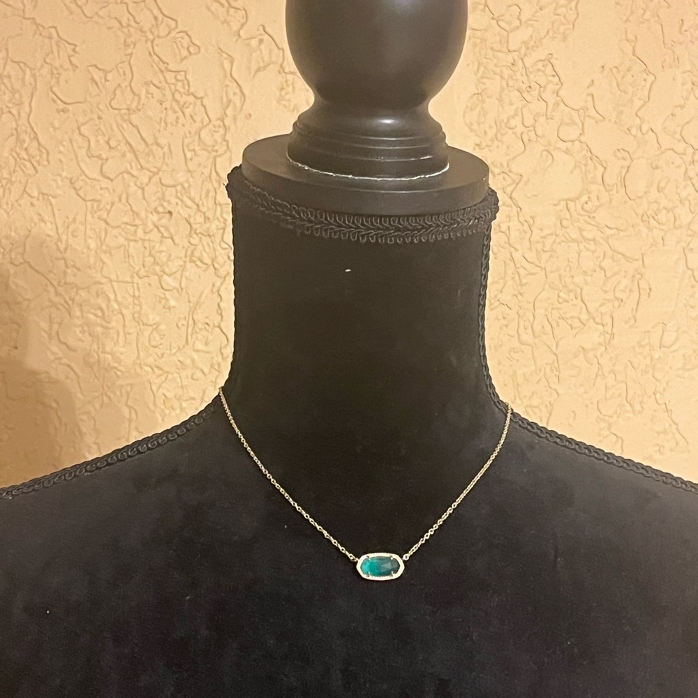 Kendra Scott Elisa Necklace Gold Tone Birthstone May/Emerald Cat Eye